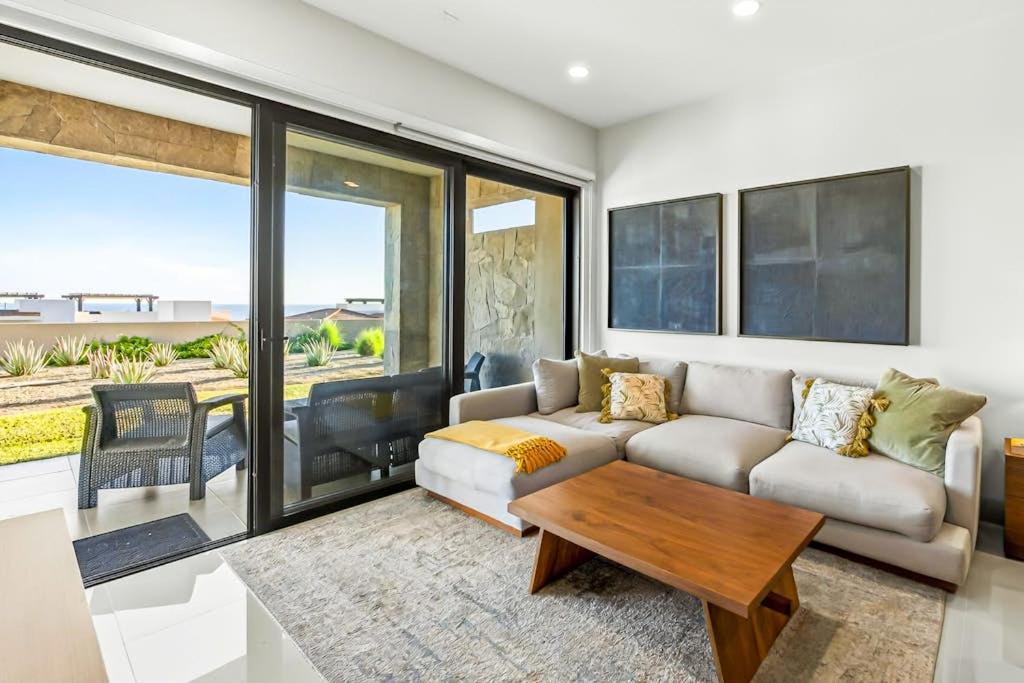 Modern Apartment with Ocean View, Pool, Patio, Tennis & Gym - 2