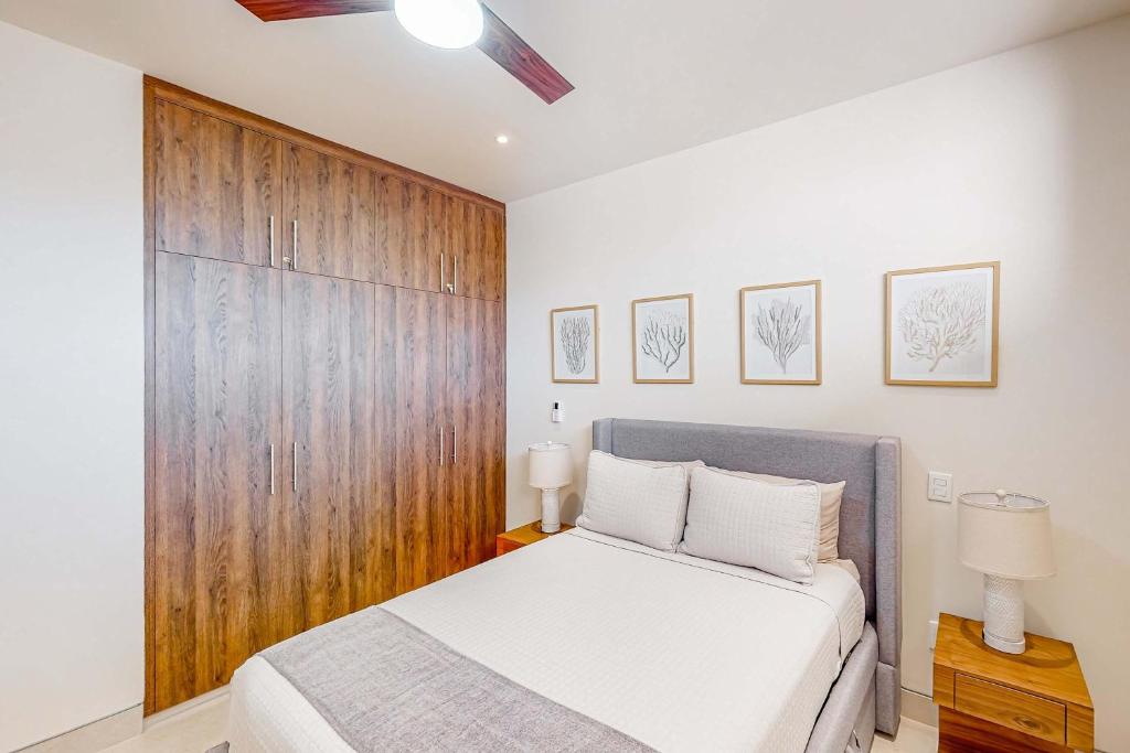 Stunning 2 BR - Pool - Awesome amenities - 3