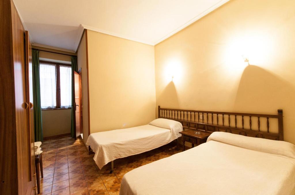 Pension Iberia — Hotel in Llanes