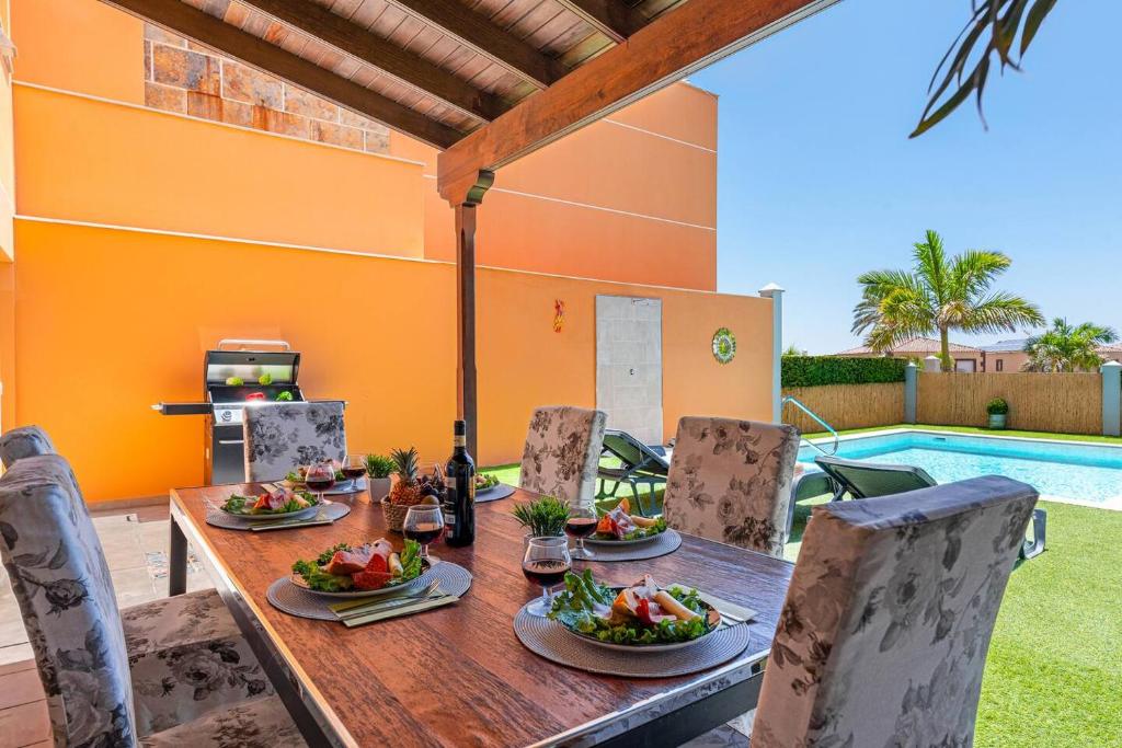 LUXURY VILLA with sea view, heated pool - 2
