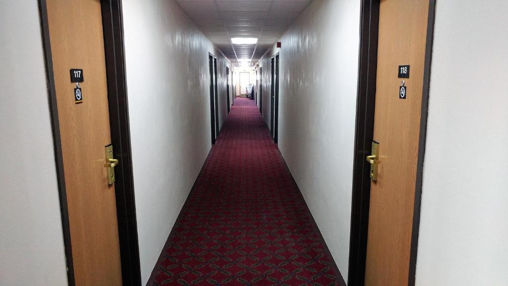 Red Carpet Inn - Windom photo