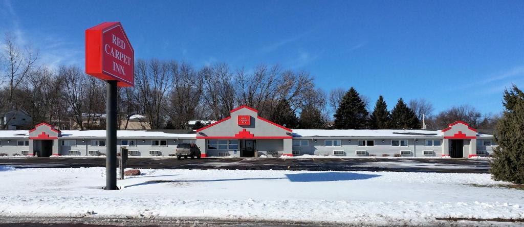 Red Carpet Inn - Windom — Hotel in Windom (MN)