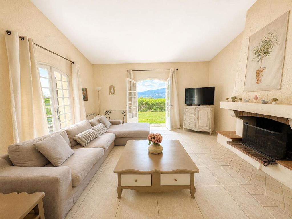 Beautiful villa with private pool with open view in a peaceful setting - 3