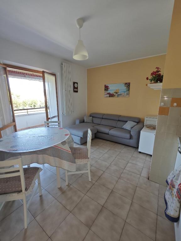 R 42 Appartamento con terrazzo e posto auto - 4