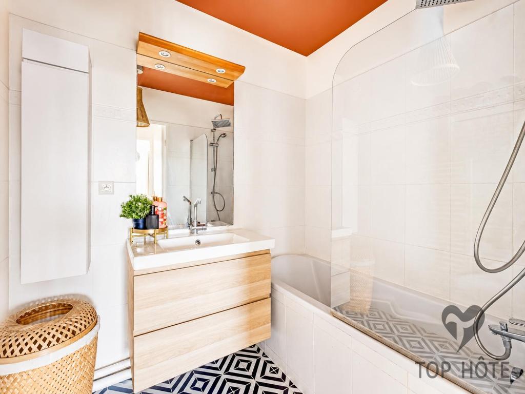 CAOPEO - Top Hôte Paris - 8 personnes Balcon Parking - 5