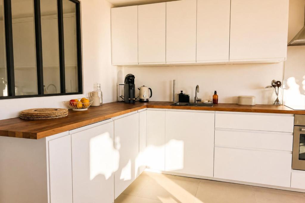 Appartement rénové avec terrasse et vue dégagée - 5