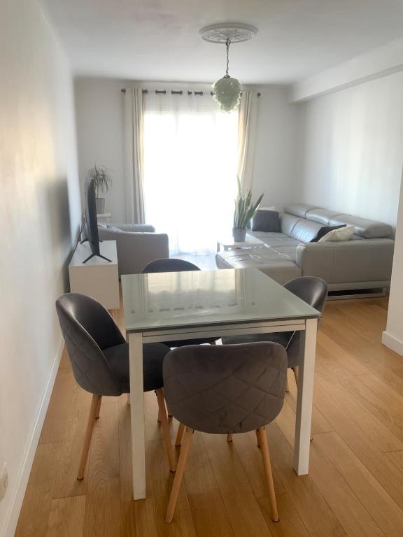 Comfortable 2 bedroom apartment perfect for 4 people - 4