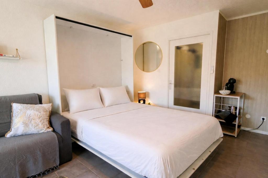 Apartment with loggia 300m from the beach - 3