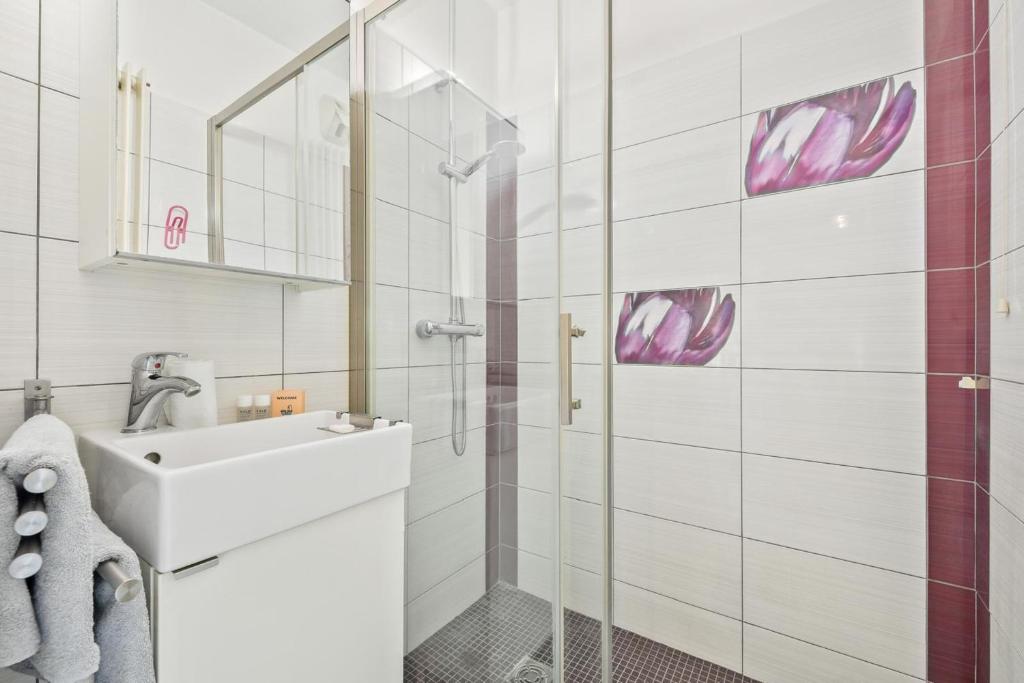 Appartement à Hyères avec Piscine et Balcon - 3