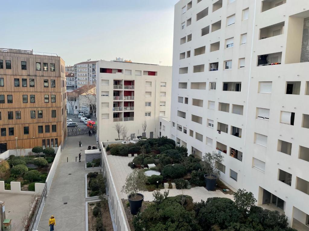 chambre d hot dans un bel appartement récent et bien desservi - 5