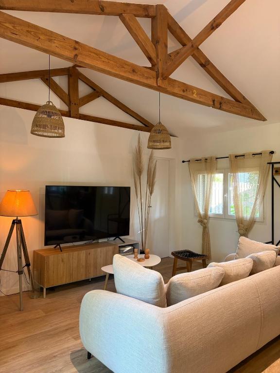 Cosy cottage 1km from beach - 1