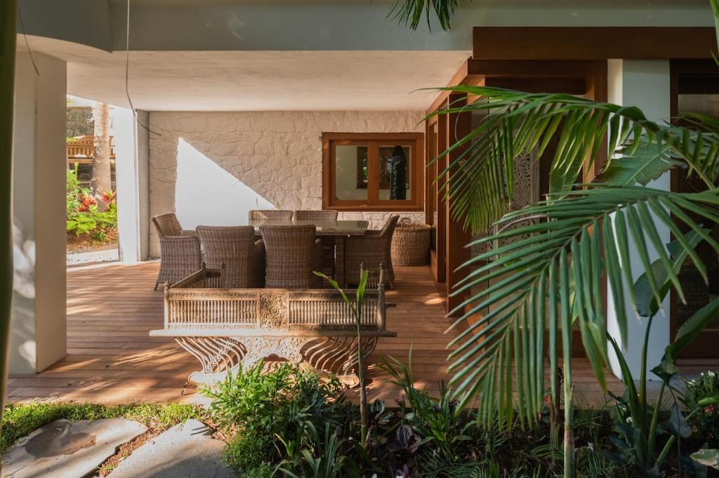 Fully renovated house in the city with a warm pool - 2
