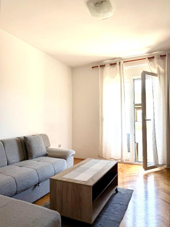 Tivat Center Retreat - Two Bedroom Apratment With Sea View - 4