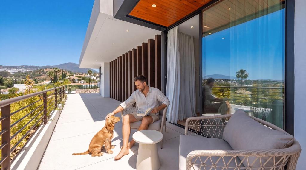 VACATION MARBELLA I Villa Trophy, Built in 2026, Private Turquoise Pool, 6BDR, Walking Distance to Los Naranjos, Minutes from Puerto Banus, Luxury Interiors, Private GYM, Lounge Bar - 2