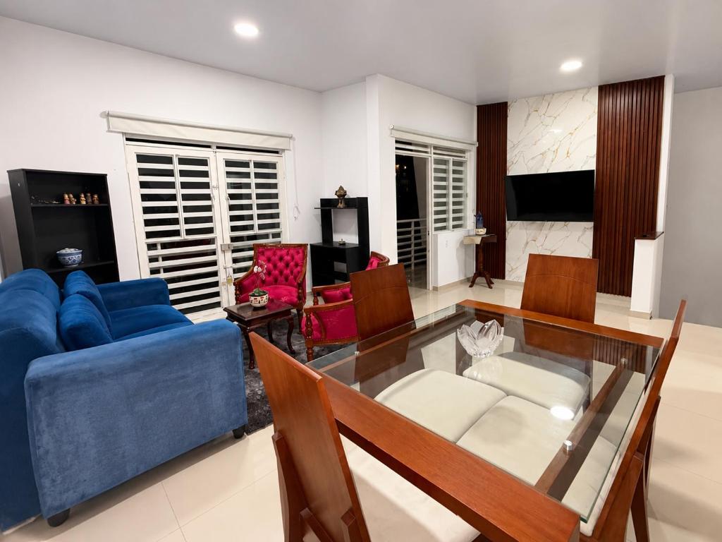 Apartamento moderno con aire y parqueadero - 1