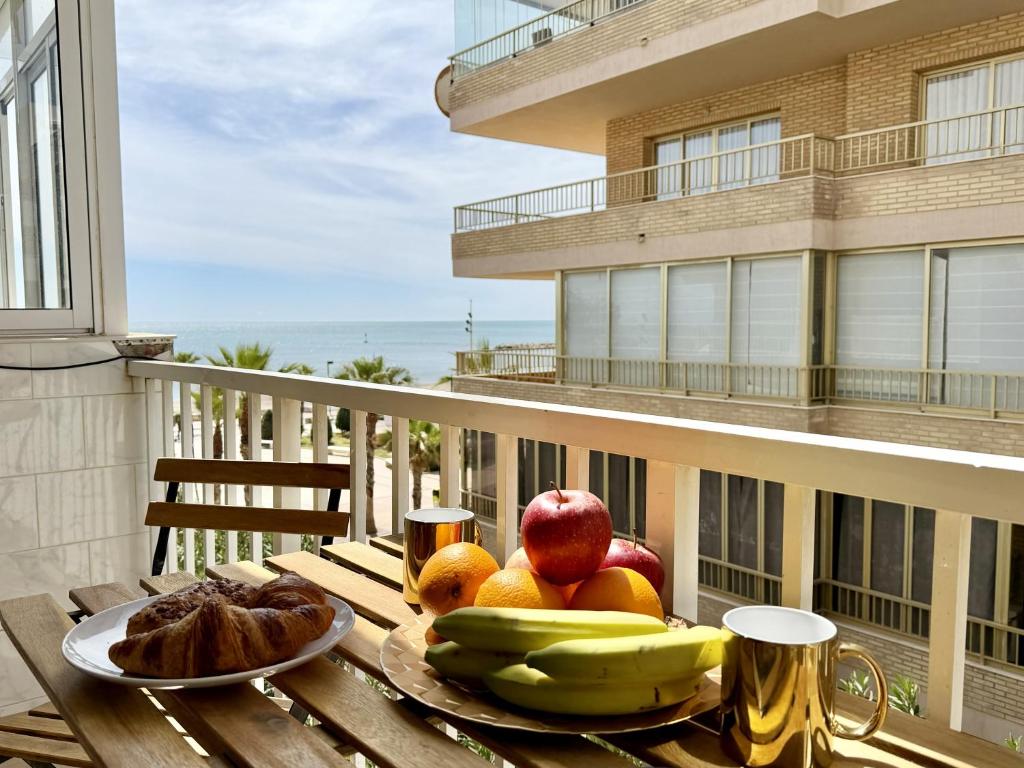 Premium Apartment Terrace & Beachfront by TuriVida - 3