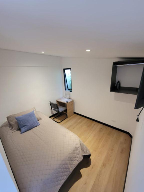 Esmeralda Rooms cerca de todo, vive claro, parque Simon Bolívar, Movistar - 5