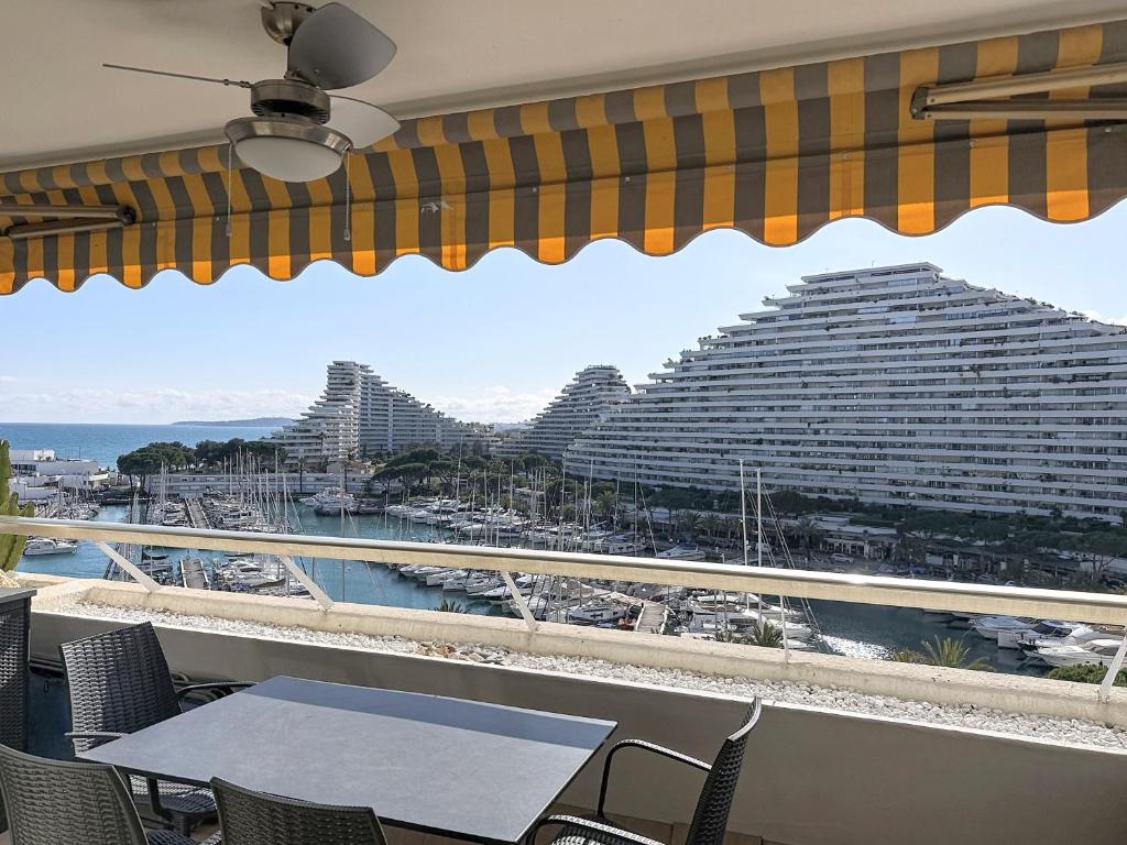 Marina Beach 6 people,Private Parking Amazing Sea view WIFI 7th floor, AC - 3