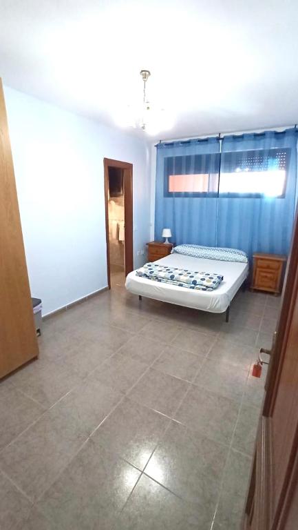 Los Cristianos Big Room with property bathroom in shared apartment - 3