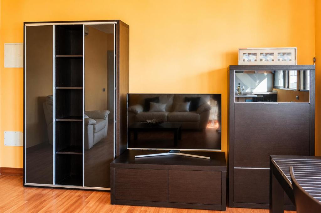 City Center Modern Apartment - 3
