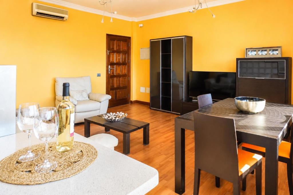 City Center Modern Apartment - 2