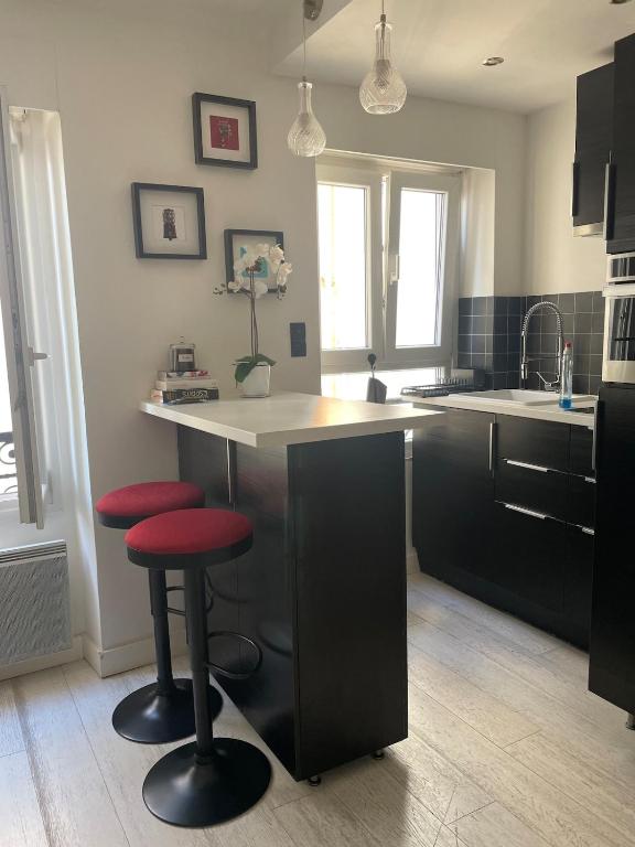 Nice apartment in central Paris, close to République - 4