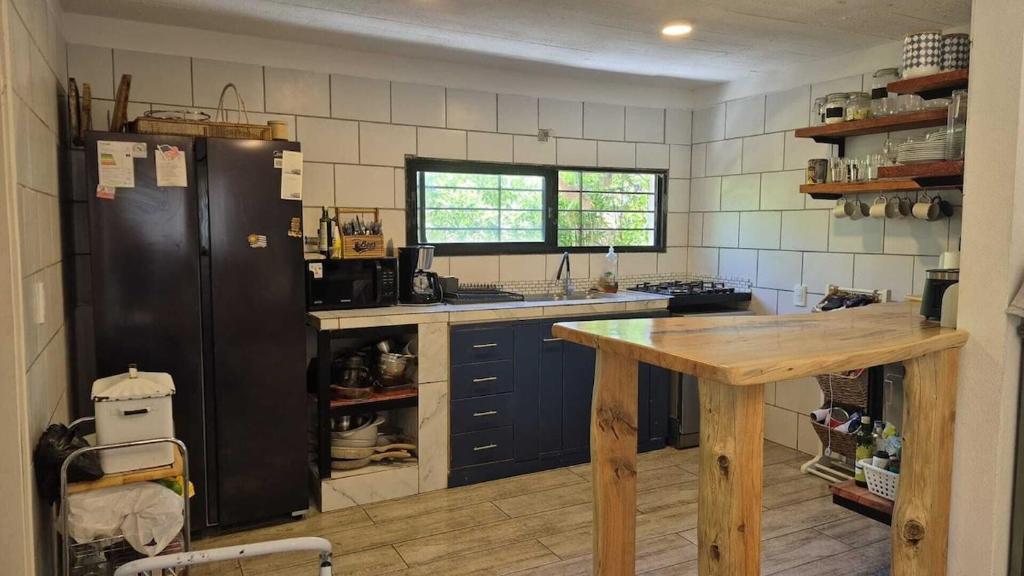 Spacious 4-bedroom house with a pool across the street from Ocean Park beach - 3