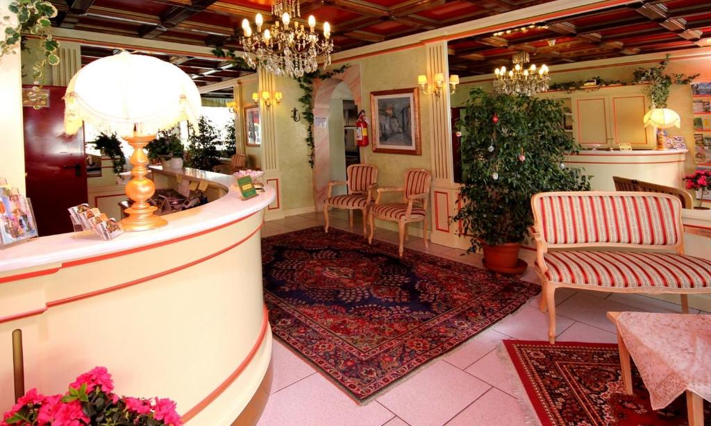 Hotel Benaco - 5
