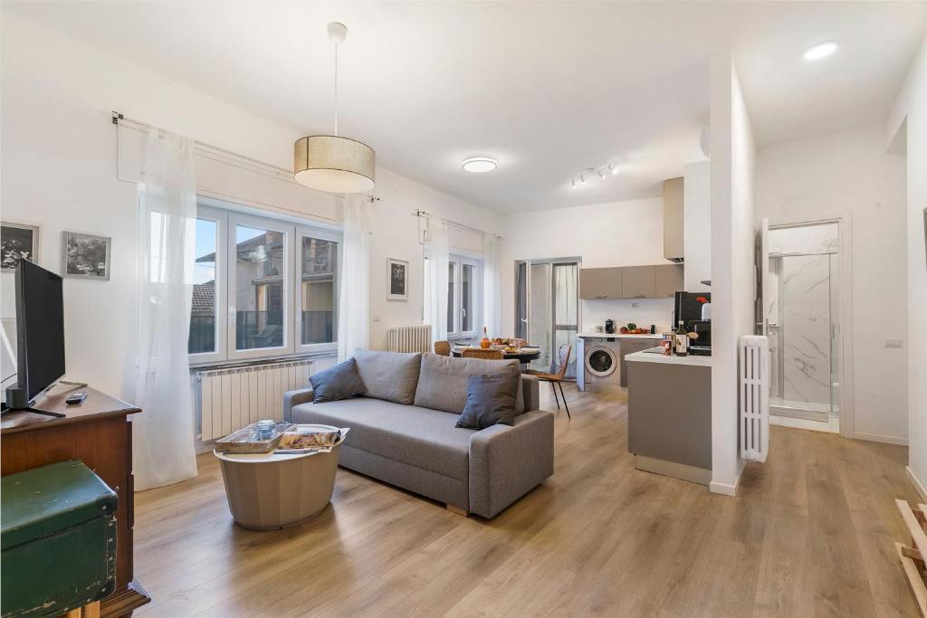 Gaia on Stresa Hill: 2BR with AC and Outdoor Space - Happy Rentals - 1