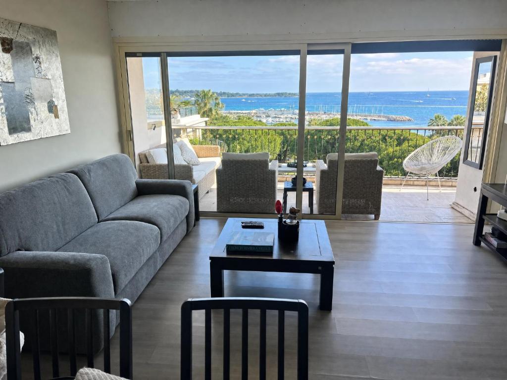 Charming large two bedroom with balcony on la Croisette - Sea View - 3