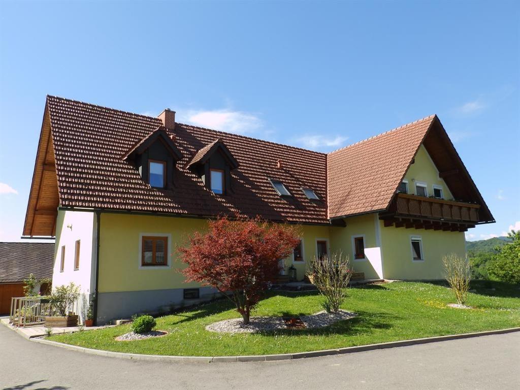 Obst- und Weinbauernhof BERNHARD - 1