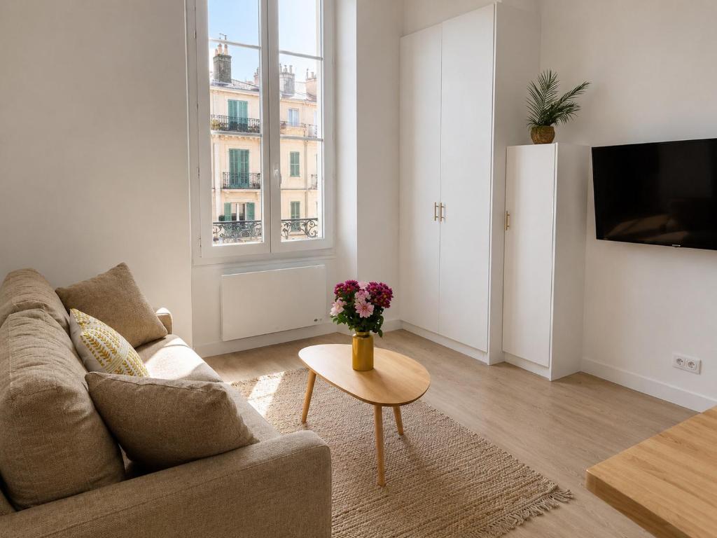 LIONS Renovated studio, unobstructed and wooded view, 700 m from beach - 1