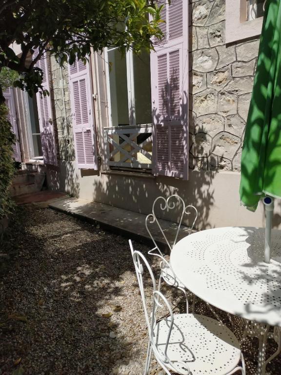 Charmant 2 pieces, proche plage, commerces, restaurants - 3