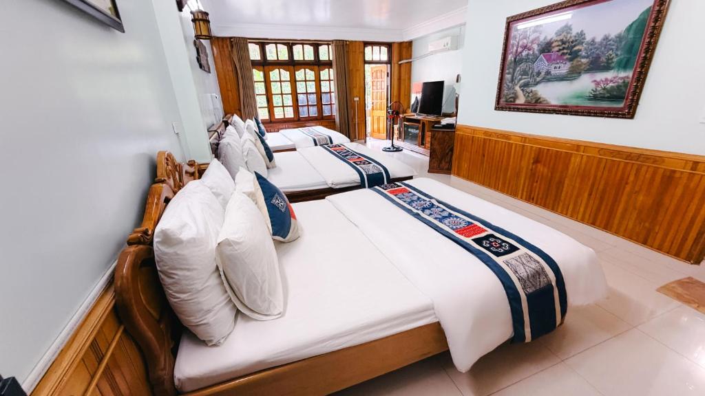 Khuyen Ngoc Hotel