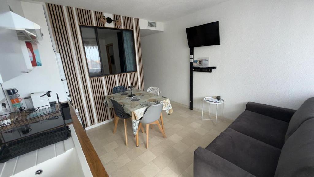 VUE OCÉAN Appartement T3 climatisé Centre Penon Accès plage à pied 3 e étage sans ascenseur - 4