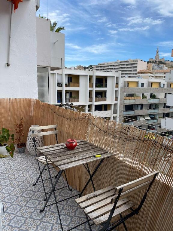 Dual Views, Sunny Balcony and Parking near the Beach - 4