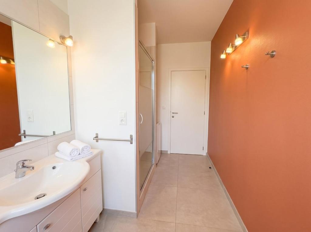 Jacquart, Close to downtown, Free private parking - 5