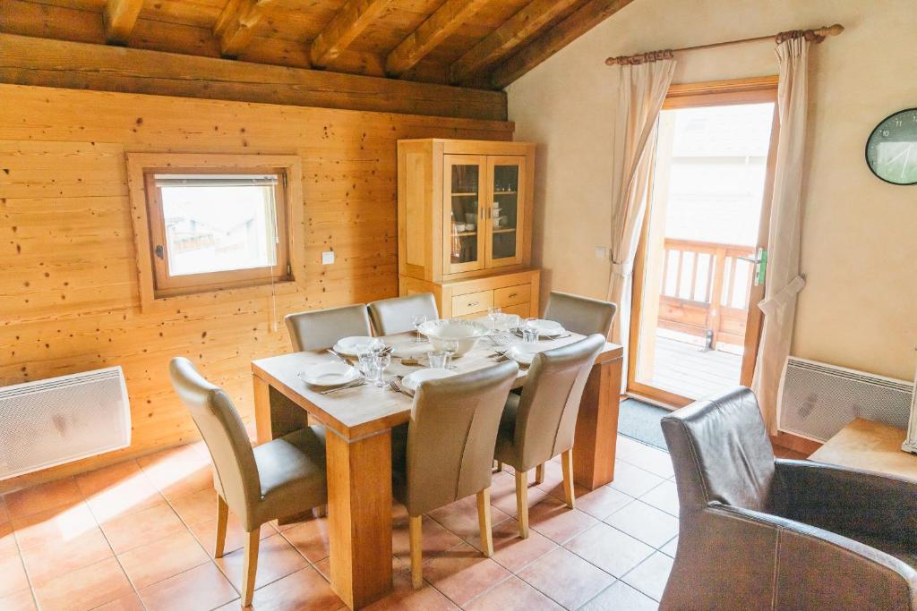 Chalets de luxe (6p) Avec 3 chambres et salles de bains. Centre Saint François Longchamp ski in- out - 2
