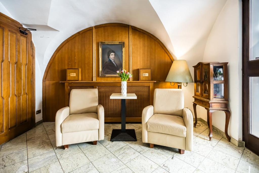 Lobby, Metamorphis Hotel in Prague