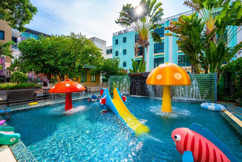 Swimming pool