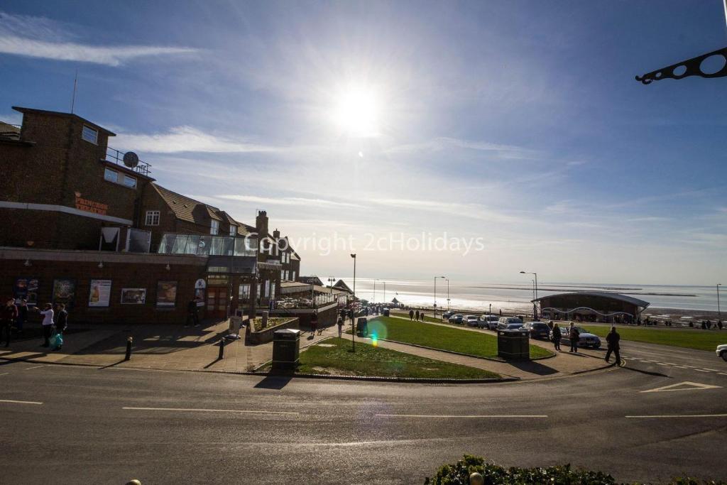 Dog Friendly Caravan, Manor Park, Hunstanton photo 5