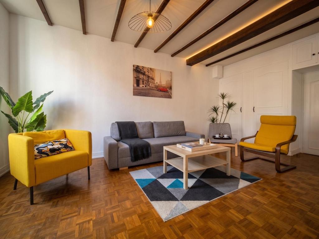 Danton, Terrace, Large Townhouse - 5