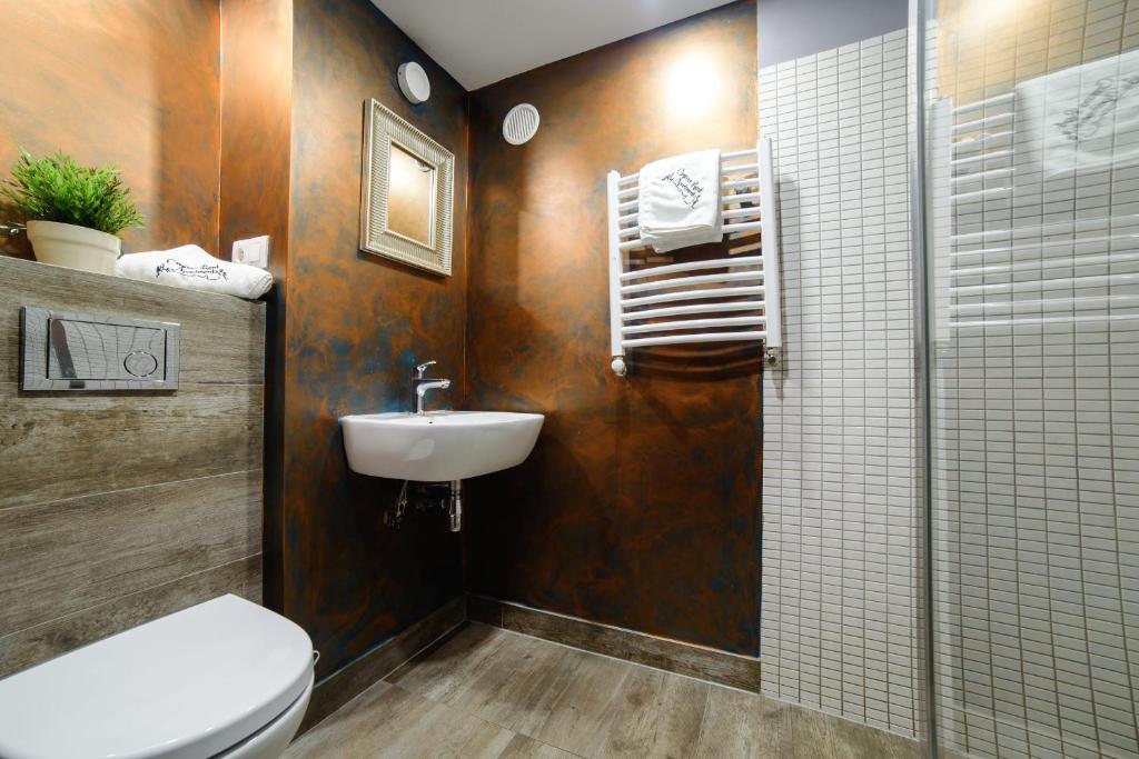Cracow Rent Apartments - spacious apartments for 2-7 people in quiet area - Kolberga Street nr 3 - 1 photo