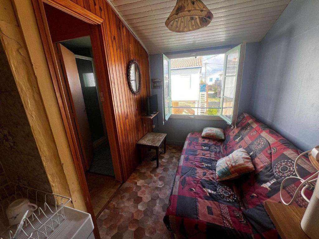 AIG 44 – Haut de chalet – Rangée des Courlis – Gruissan – 4 personnes - 4