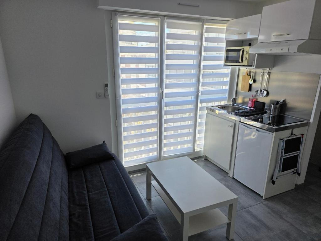 Superbe studio entièrement refait à neuf - 2