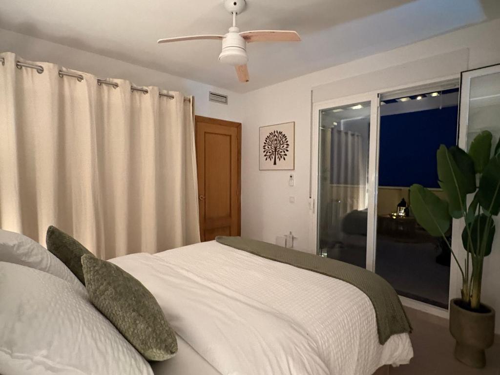 Duplex avec Jacuzzi, piscine, terrasses et vues a 180º sur la mer - 4