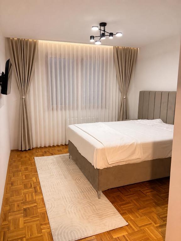 The Corner Stay Apartment Sarajevo - 5