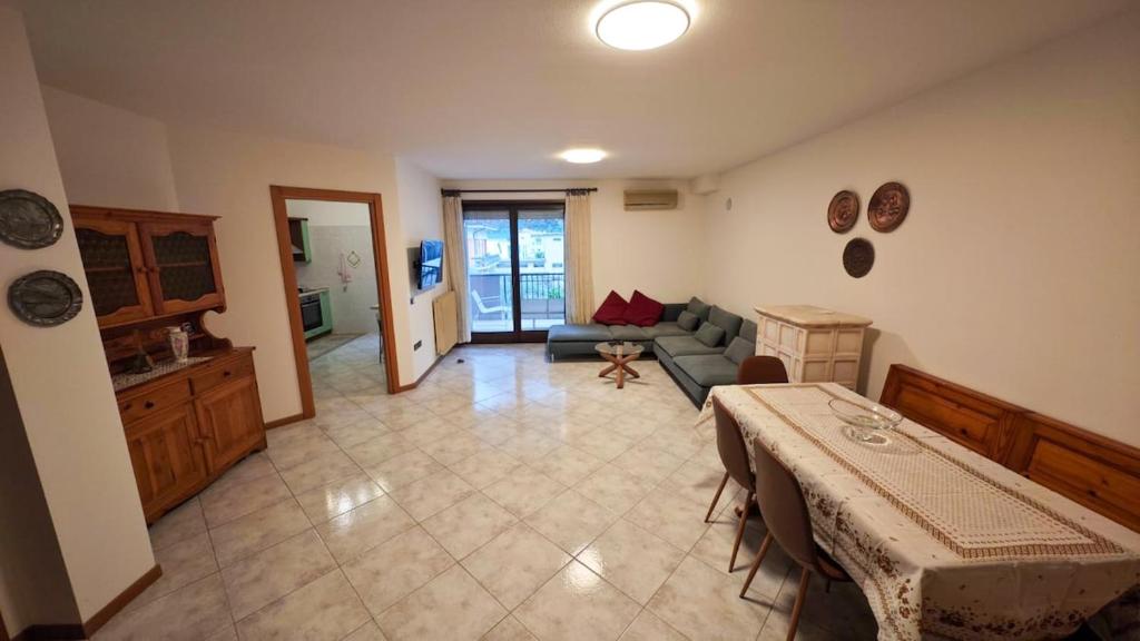 Large apartment with terrace and parking - 2