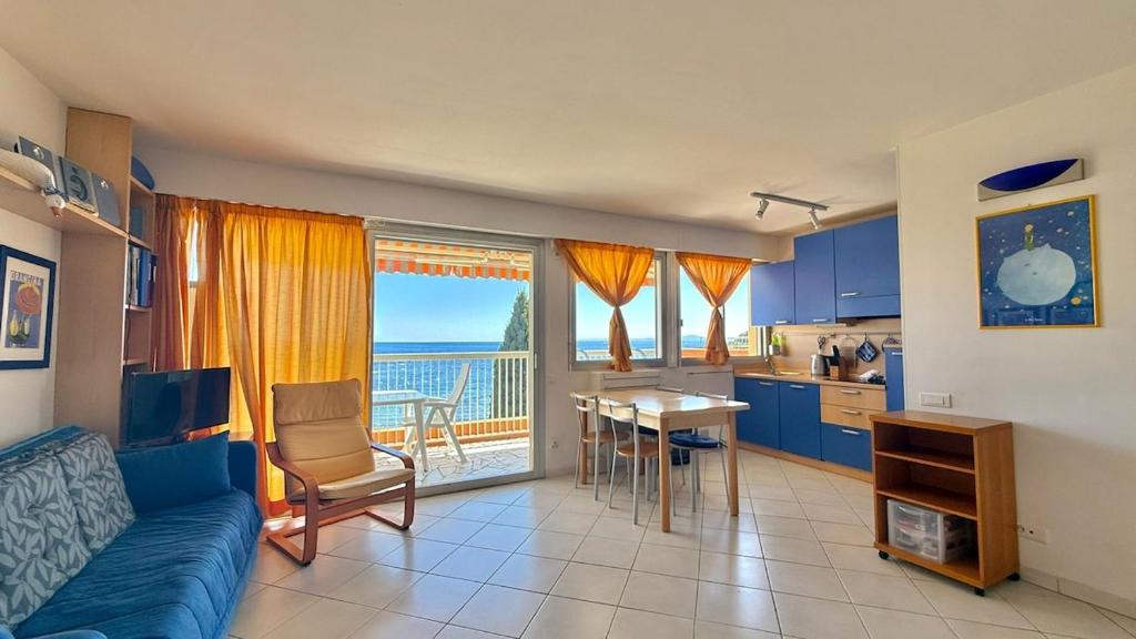 Studio avec une vue panoramique sur la mer, balcon, parking, accès privé à la plage - 4