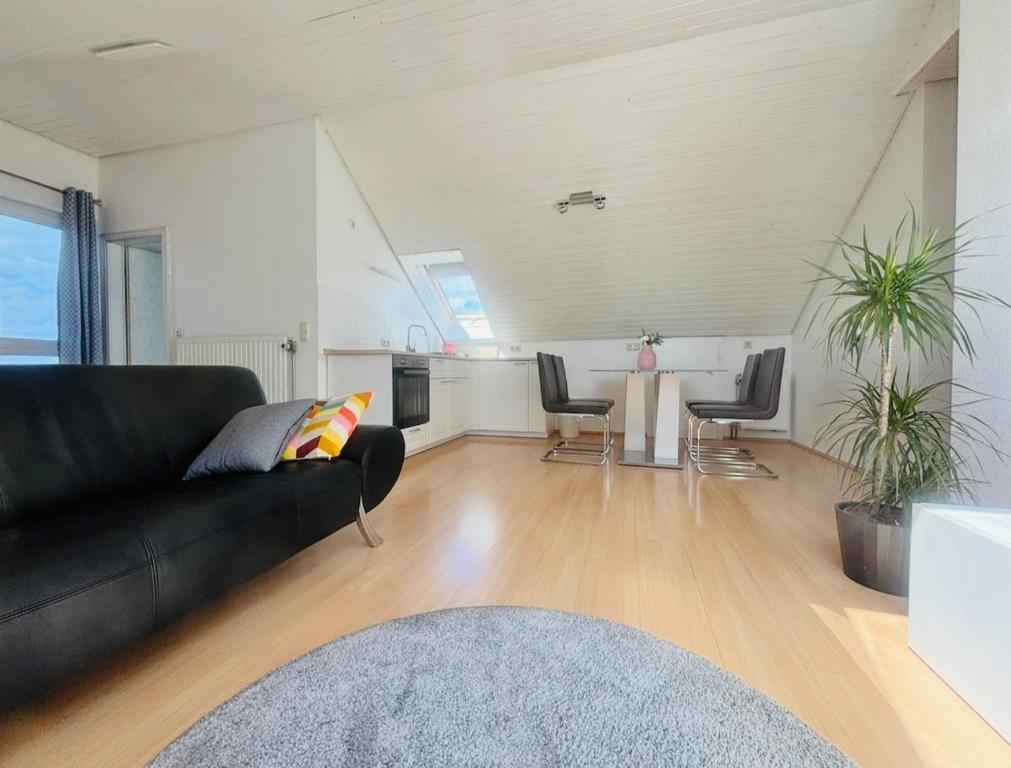 Bright attic apartment in Frauenland Hubland near university - 4